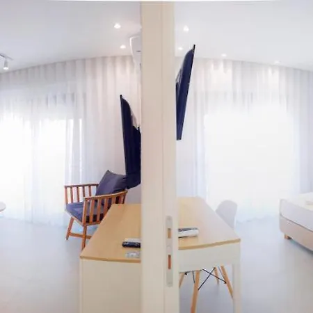 Ξενοδοχείο με διαμερίσματα The Angeliki Boutique Σκάλα Ραχωνίου